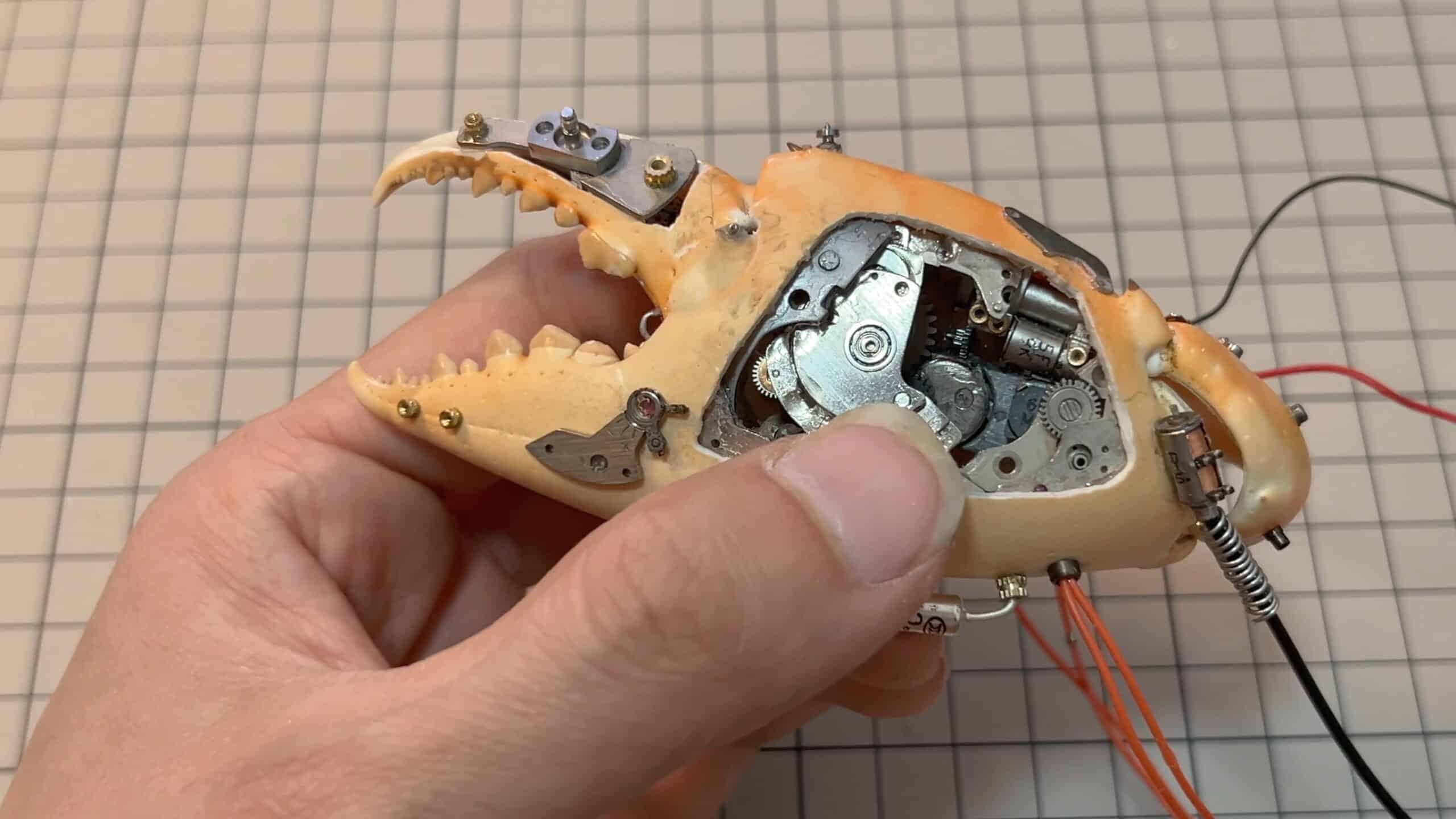 mechanical gear crab pincer scaled